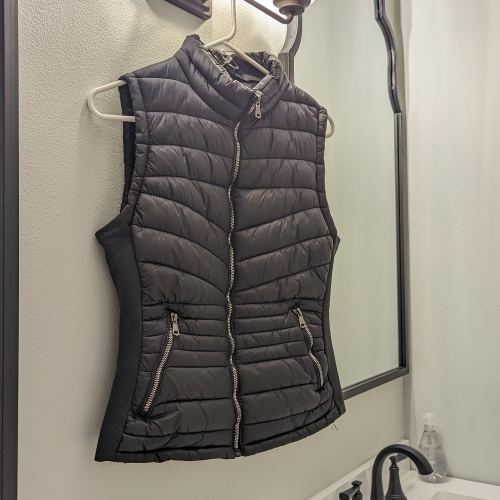 Black puffer vest